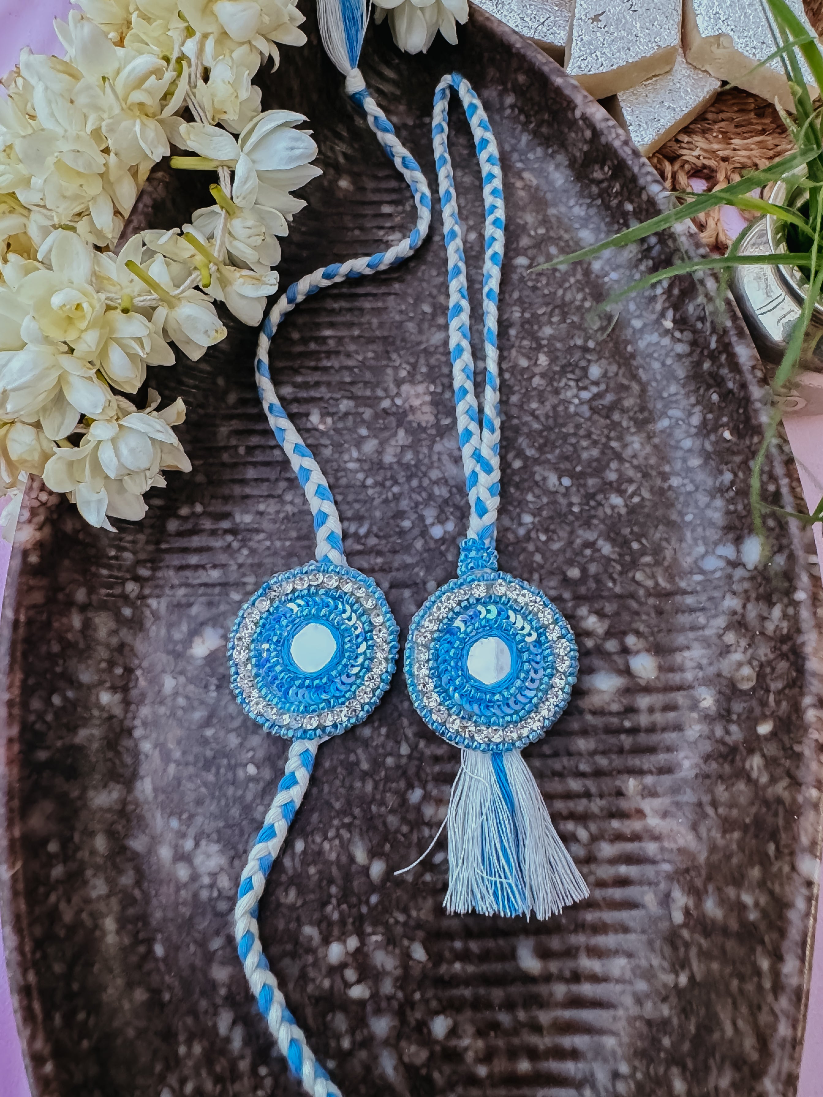 Blue Mirror Lake & Lumba
Set Rakhi